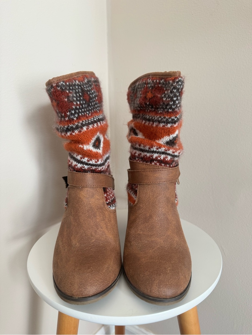 Candies cognac knit booties. - Picture 3 of 8